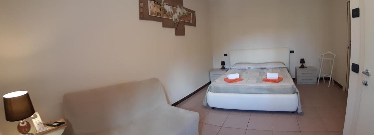 Villa Leilani B&B Sale Marasino Kültér fotó