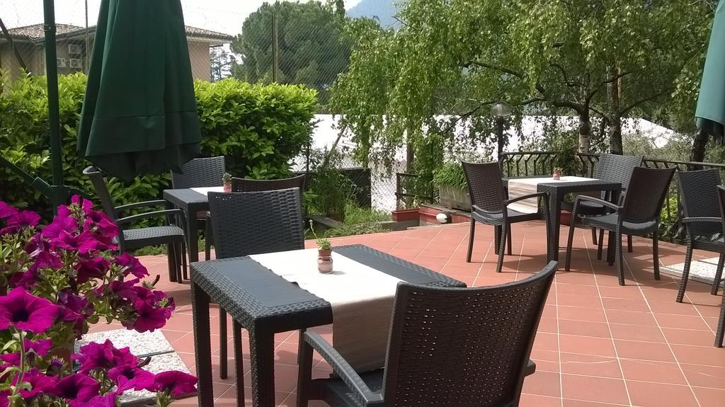 Villa Leilani B&B Sale Marasino Kültér fotó