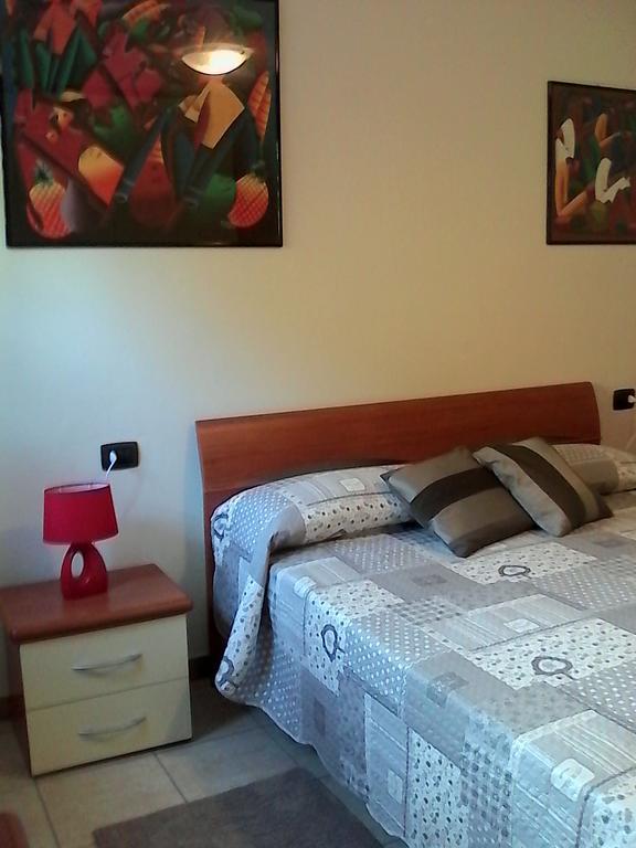 Villa Leilani B&B Sale Marasino Kültér fotó
